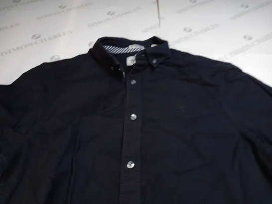 PENGUIN HERITAGE SLIM FIT STETCH SHIRT BUTTON UP SHIRT IN NAVY - MEDIUM