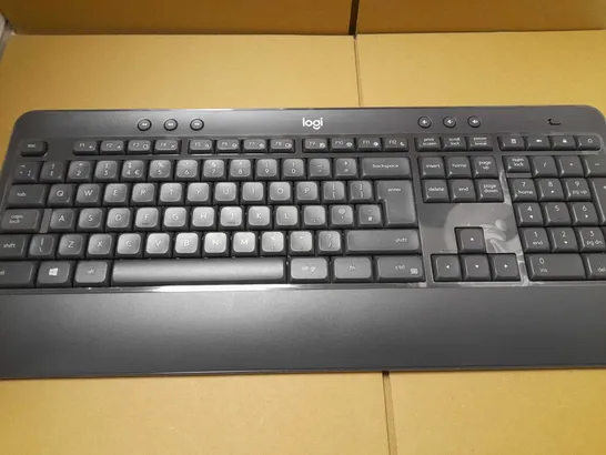 LOGITECH MK540 WIRELESS KEYBOARD