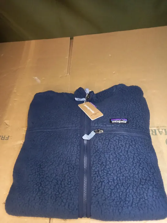 PATAGONIA RETRO PILE HOODY IN NAVY SIZE LARGE