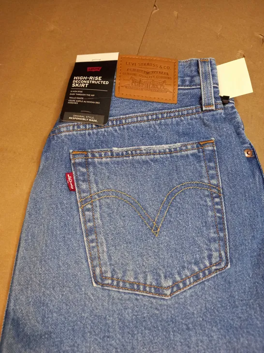 LEVIS HIGH RISE DECONSTRUCTED SKIRT SIZE 27