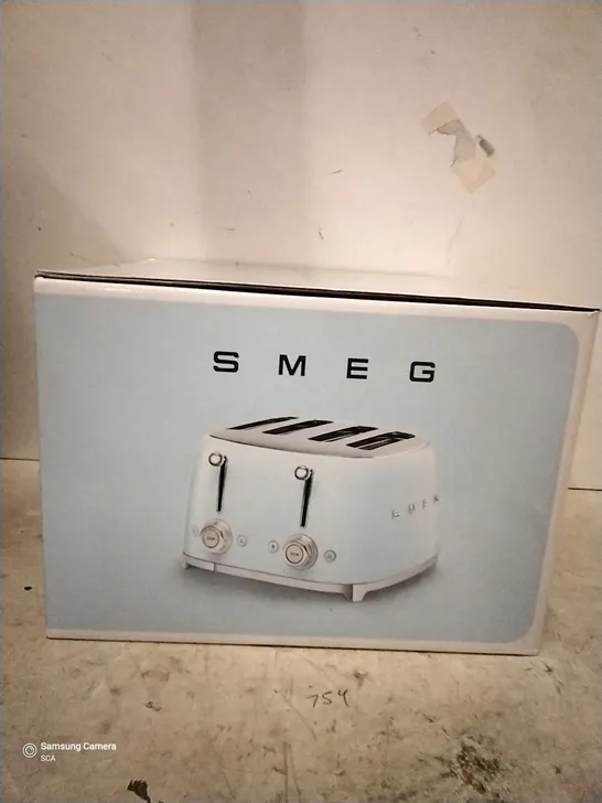 SMEG BLUE RETRO TOASTER