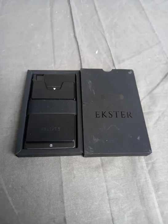 BOXED EKSTER ALUMINUM CARDHOLDER