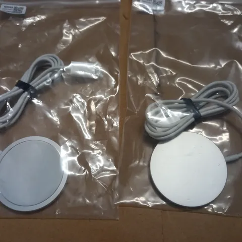 lot of 2 usb-c charging pads