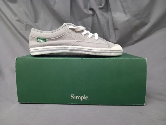 BOXED PAIR OF SIMPLE SATIRE CANVAS SNEAKERS IN GREY SIZE 4