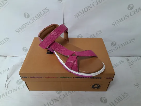 ADESSO LEATHER STRAP RUBBER SOLE WALKING SANDAL IN PINK SIZE 7 