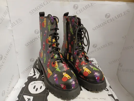 KOI VEGAN TELETUBBIES SUPERDROME MILITARY BOOTS - SIZE 6