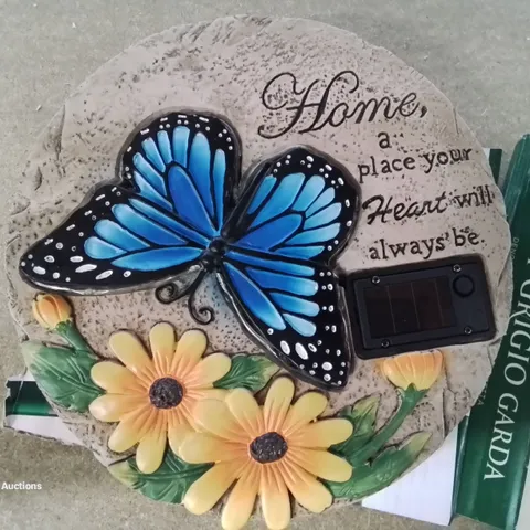 HOME2GARDEN SOLAR LED BUTTERFLY STEPPING STONE