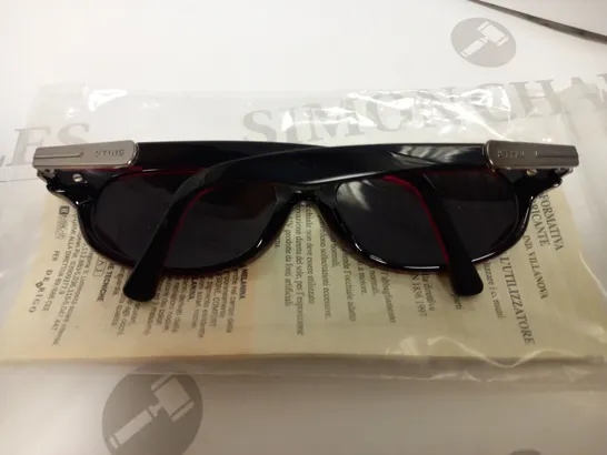 APPROXIMATELY 9 DIERRE STING SUNGLASSES - BOXED