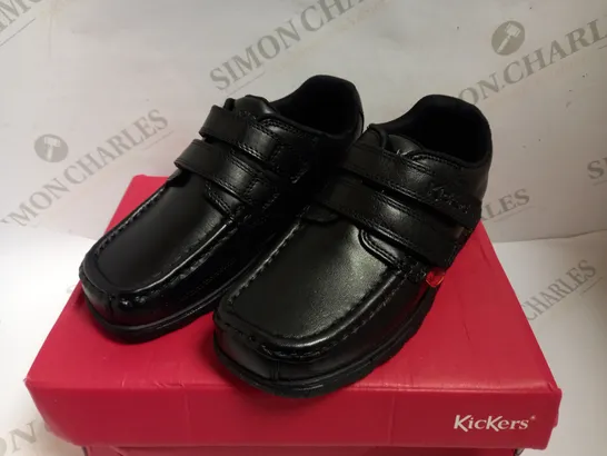 BOXED BOYS KICKERS FRAGMA VELCRO LEATHER EFFECT SHOES - SIZE 2