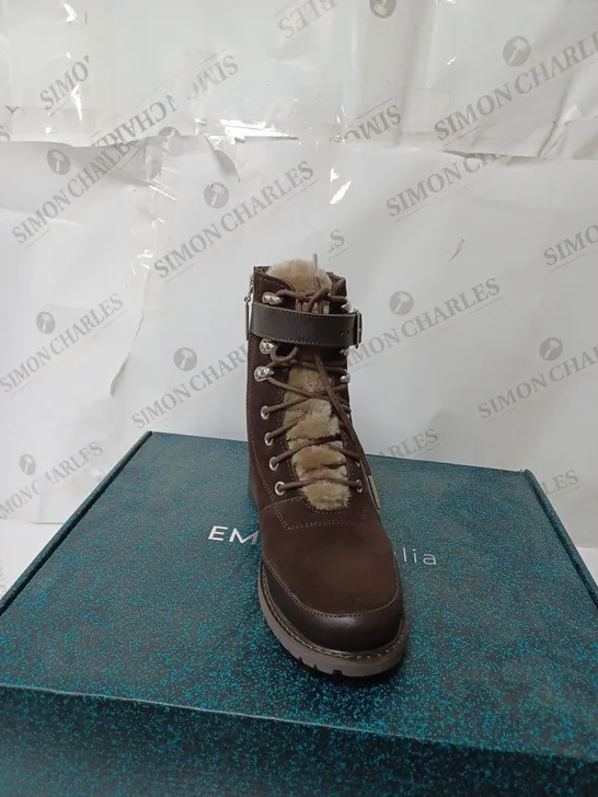 PAIR OF EMU AUSTRALIA "WALDRON" MIX BOOT ESPRESSO SIZE 4 