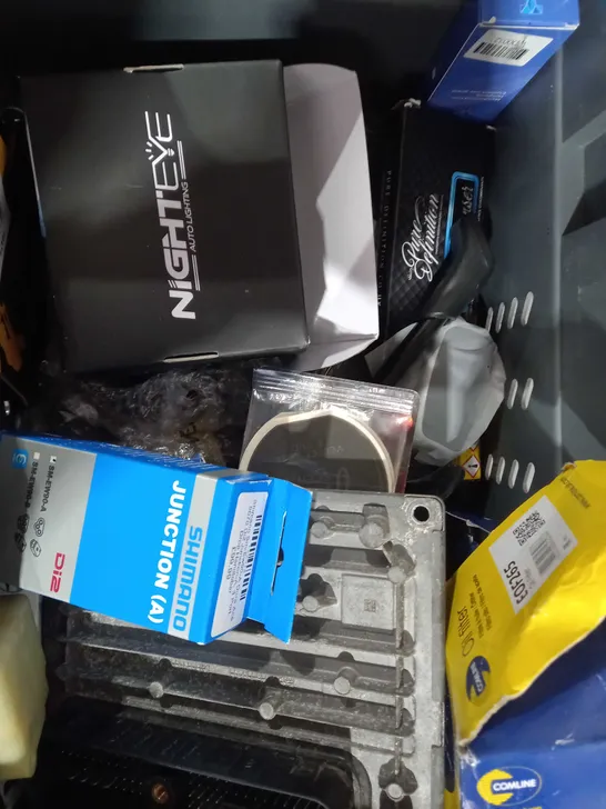 LOT OF ASSORTED ITEMS TO INCLUDE LED LAMP , FILTERS , AND PUMP