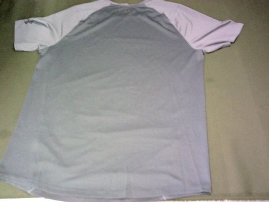 UNDER ARMOUR TSHIRT SIZE M