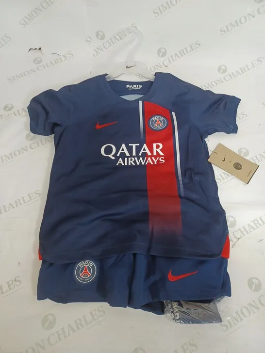 NIKE PARIS SAINT GERMAN FOOTBALL CLUB KIT - KIDS MEDIUM