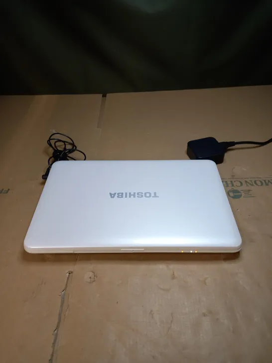 TOSHIBA SATELLITE C855D-10K LAPTOP 