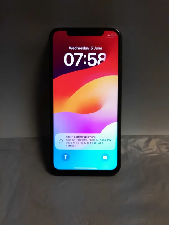 APPLE IPHONE XS IN GREY