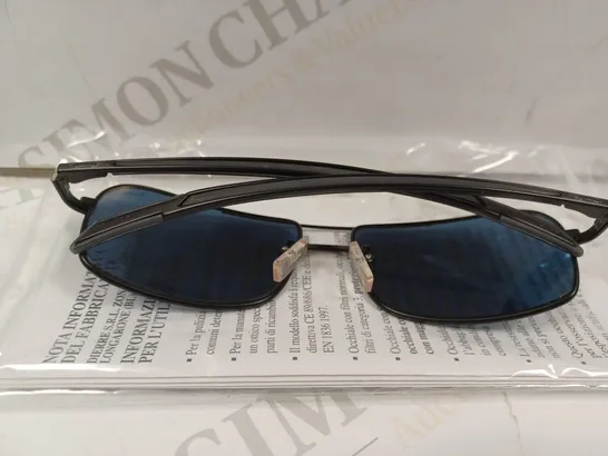 BOX OF APPROX 10 PAIRS OF POLICE 2647 SUNGLASSES 