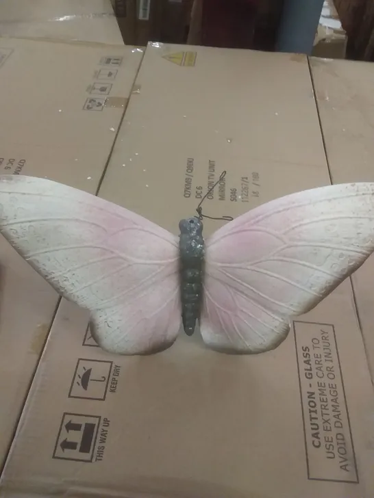 BOXED LARGE BUTTERFLY DECORATION - PINK