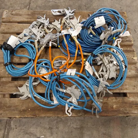 LOT OF APPROXIMATELY 11X ASSORTED EARTH CABLES TO INCLUDE; 8M BLUE OHL CABLES, 4M BLUE OHL CABLE, 1.5M ORANGE CABLES