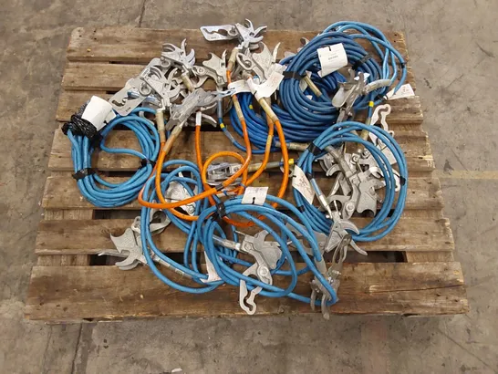 LOT OF APPROXIMATELY 11X ASSORTED EARTH CABLES TO INCLUDE; 8M BLUE OHL CABLES, 4M BLUE OHL CABLE, 1.5M ORANGE CABLES