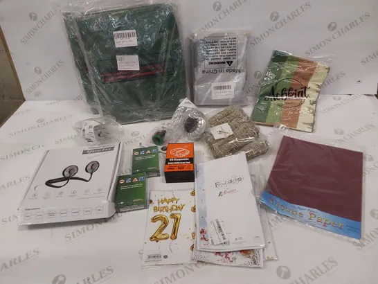 16 BRAND NEW ITEMS TO INCLUDE: 2 32 GALLON GARDEN BAGS, 2 PACKS OFTRAFFIC SIGN FLASH CARDS, WEARABLE SPORTS FAN
