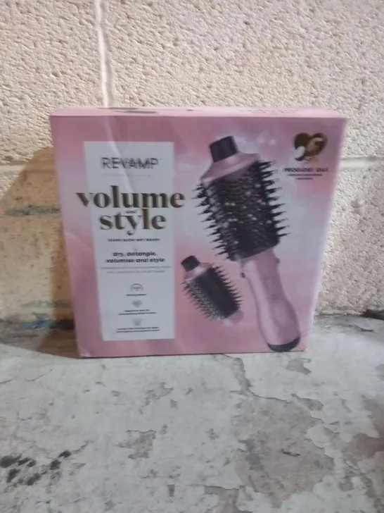 BOXED REVAMP PROFESSIONAL VOLUME AND STYLE 1200W BLOW DRY BRUSHS