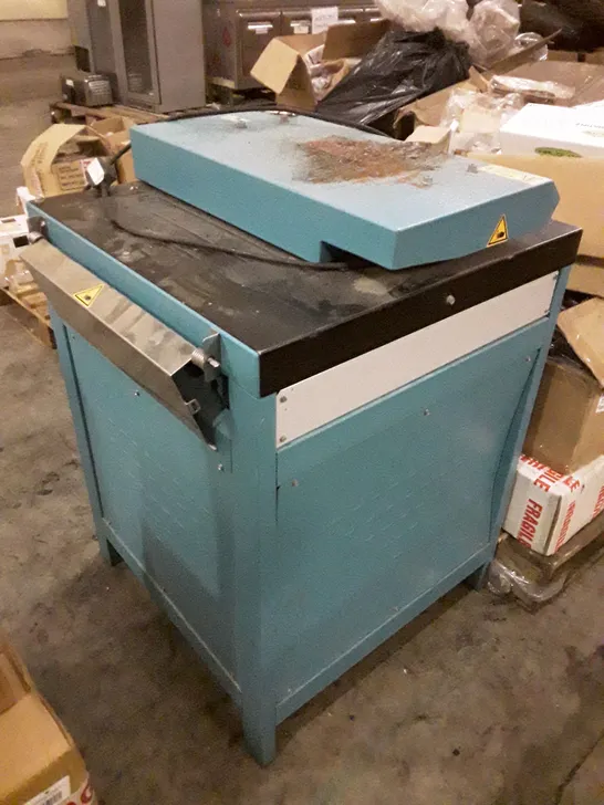 PACKER CP 422 S2I CARDBOARD SHREDDER