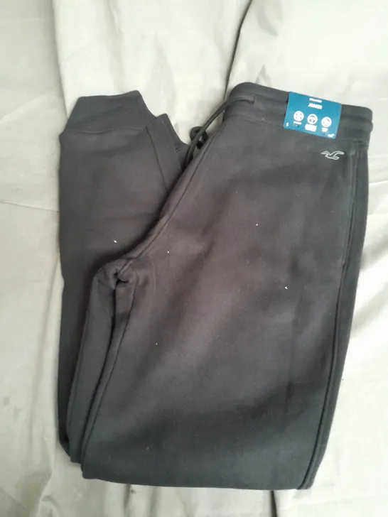 HOLLISTER JOGGERS IN BLACK - SMALL