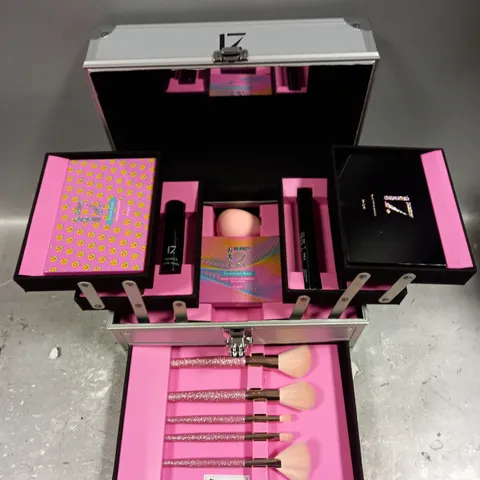 17 MAKEUP GLAM ON THE GO GIFT BOX