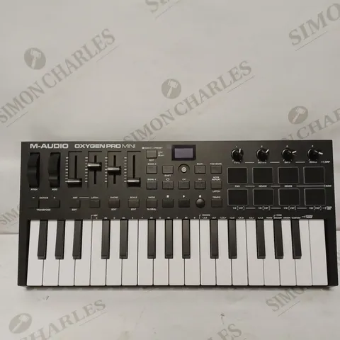 M-AUDIO OXYGEN PRO MINI – 32 KEY USB MIDI KEYBOARD CONTROLLER