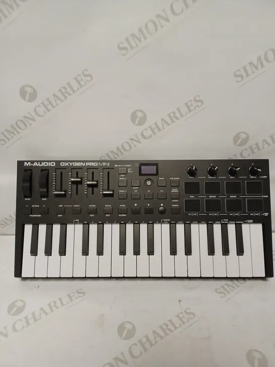 M-AUDIO OXYGEN PRO MINI – 32 KEY USB MIDI KEYBOARD CONTROLLER