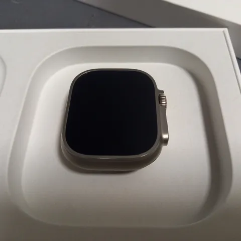 APPLE WATCH ULTRA 49MM TITANIUM CASE SMART WATCH