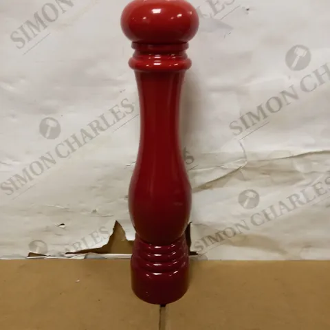 LE CREUSET CLASSIC ADJUSTABLE PEPPER GRINDER RED