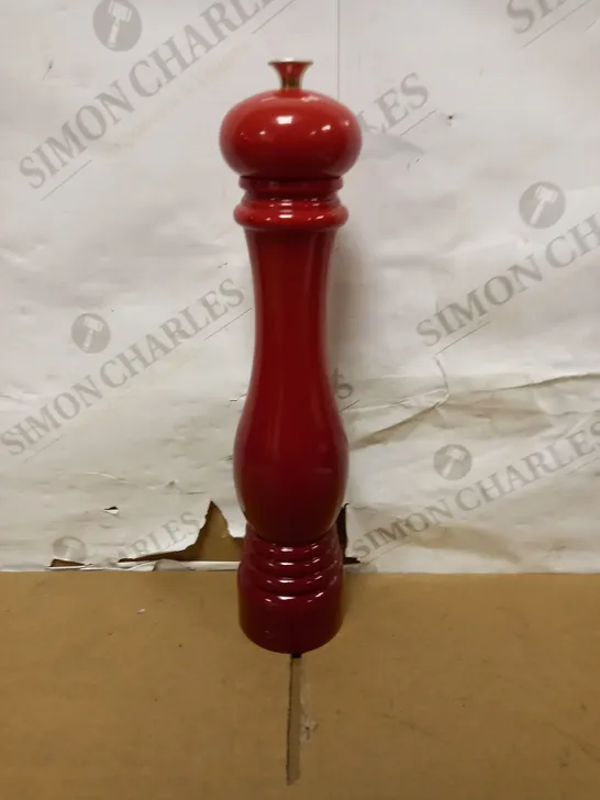 LE CREUSET CLASSIC ADJUSTABLE PEPPER GRINDER RED