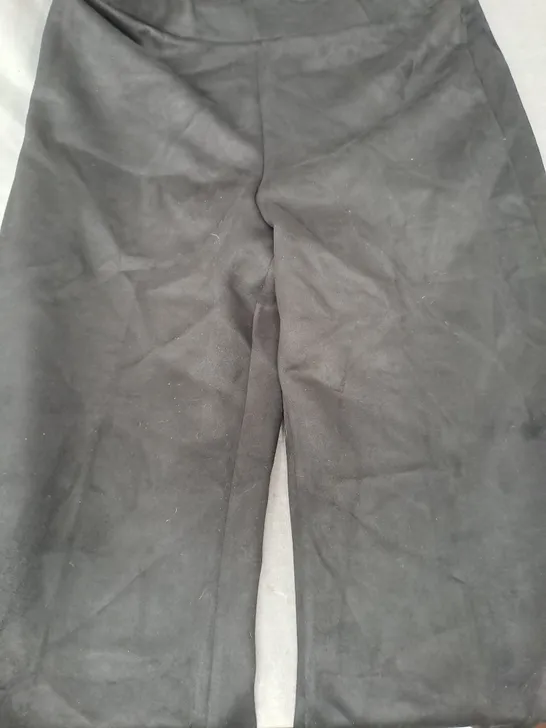 WYNNE COLLECTION TROUSERS IN BLACK SIZE LARGE