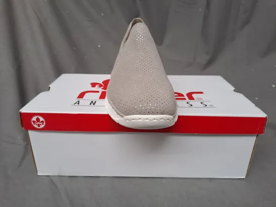 BOXED PAIR OF RIEKER WEDGE SLIP ON SHOES IN SILVER SIZE 6