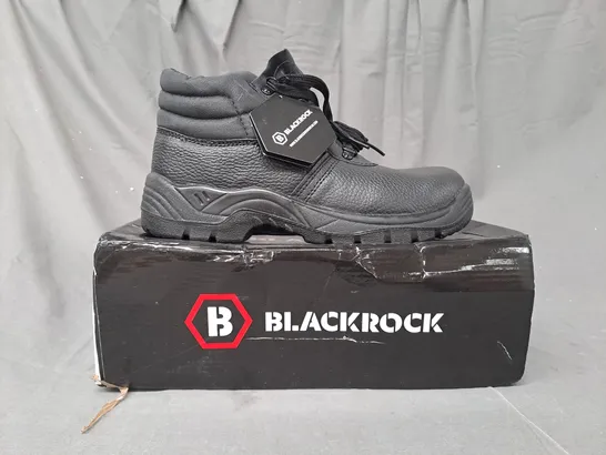 BOXED PAIR OF BLACKROCK CHUKKA BOOTS IN BLACK UK SIZE 6