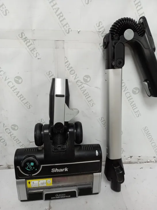 SHARK STRATOS ANTI HAIR WRAP PET PRO VACUUM CLEANER HZ3000UKT