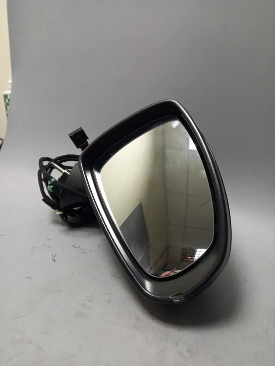 UNKNOW CAR SIDE MIRROR IN BLACK 