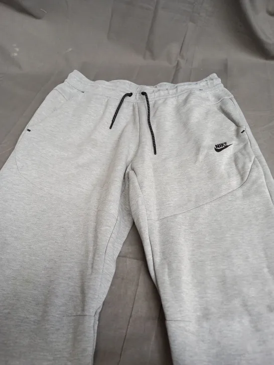 NIKE LIGHT GREY JOGGING PANTS - MEDIUM