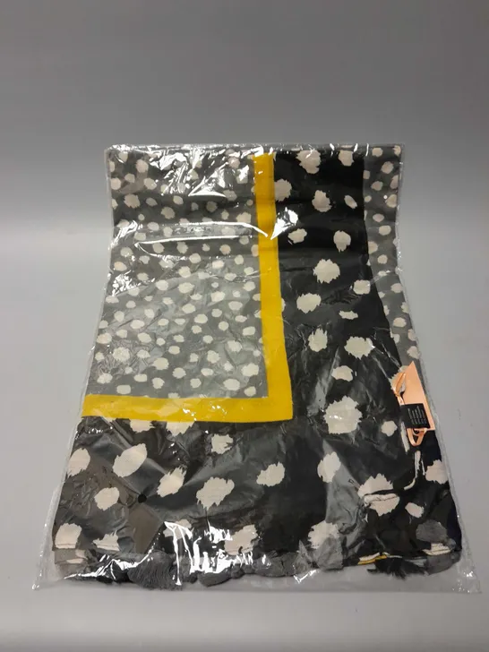 BRAND NEW BROWN PEPPER HANDBAGS BLACK AND GREY WITH WHITE AND YELLOW FEATURES TASSEL SCARF 