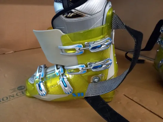 pair of head snowboarding boots in yellow - 29.0 / 29.5