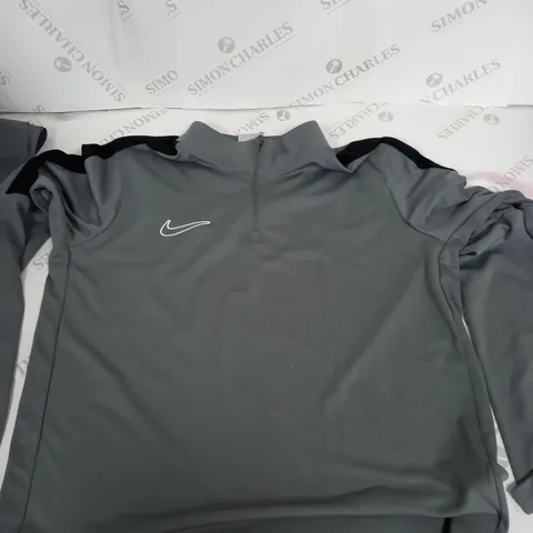 GREY NIKE MIDWARMER WITH 1/4 ZIP - LARGE 