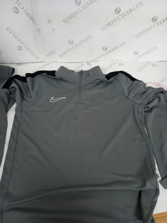 GREY NIKE MIDWARMER WITH 1/4 ZIP - LARGE 