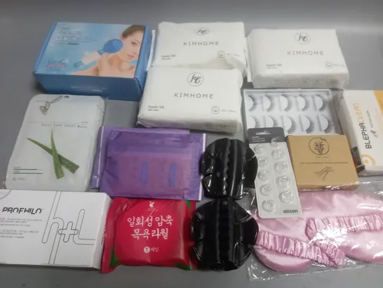 LOT OF APPROXIMATELY 25 ASSORTED HEALTH AND BEAUTY ITEMS TO INCLUDE KINHOME WIPES. DAILY CARE SHEET MASKS AND HAIR CLIPS