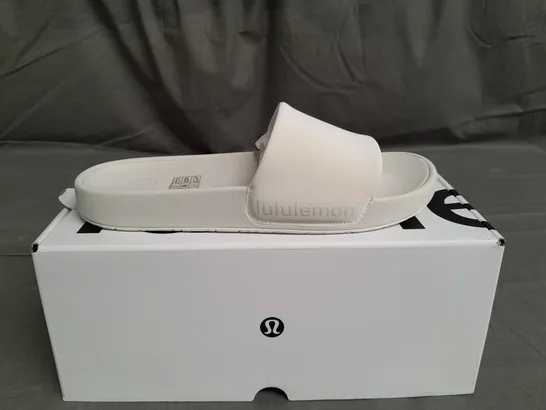 BOXED PAIR OF LULULEMON RESTFEEL SLIDERS SIZE UK 5.5