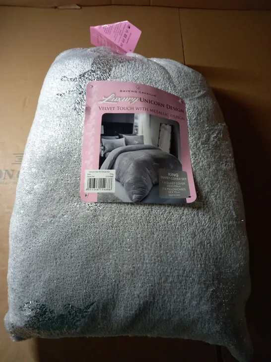 GAVENO CAVAILIA KING SIZE UNICORN VELVET TOUCH BEDDING - GREY