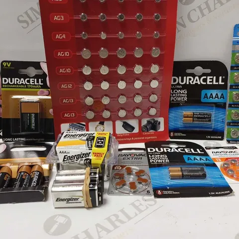 LOT OF A LARGE QUANTITY OF ASSORTED BATTERIES TO INCLUDE DURACELL, ENERGIZER, PANASONIC, ETC 