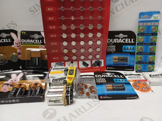 LOT OF A LARGE QUANTITY OF ASSORTED BATTERIES TO INCLUDE DURACELL, ENERGIZER, PANASONIC, ETC 