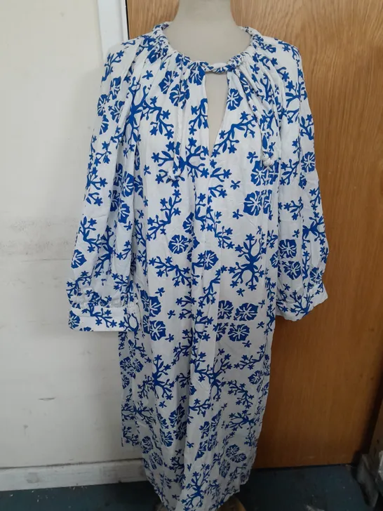 H&M TIE FRONT COTTON MAXI DRESS IN WHITE AND FLORAL BLUE SIZE XL