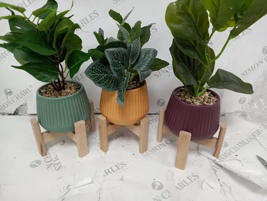 SET OF 3 ARTIFICIAL POTTED FLOWERS ON WOODEN STANDS